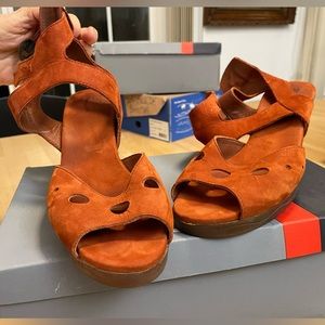 Arche Strappy Sandals